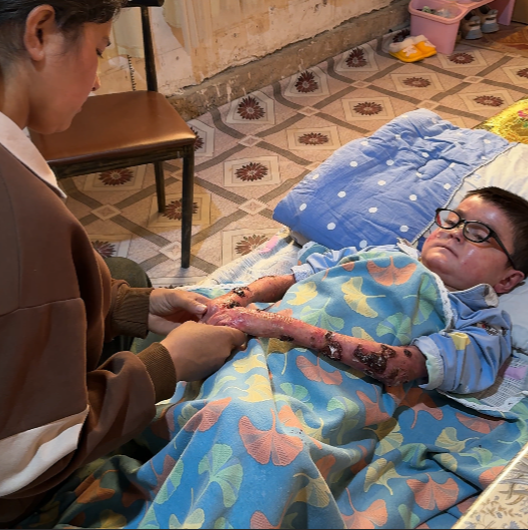 Helping seriously ill children Ezra !